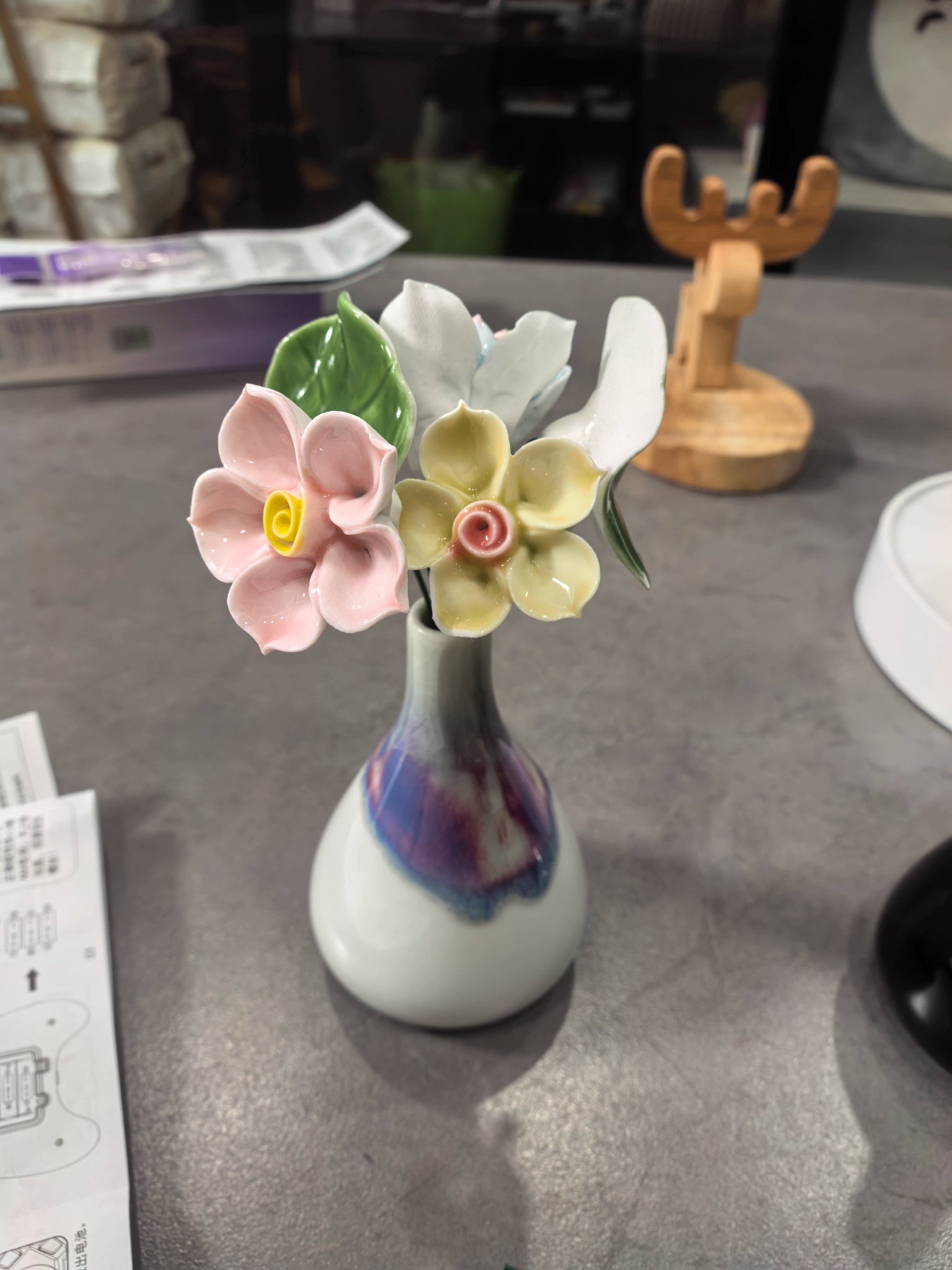 Handmade Ceramic Flowers / Vase ,Decorative Flower forHome Party Wedding Anniversary Festival, Gifts, Life like Artificial Flower, Vibrant Faux Flowers
